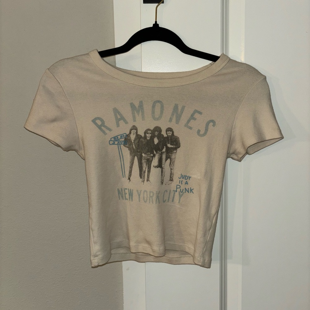 Cropped tee